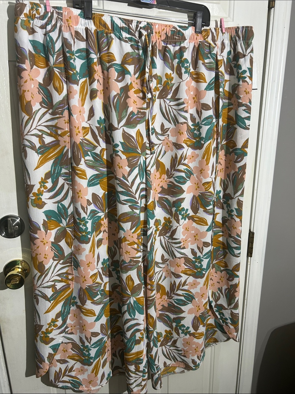 Floral lounging pants